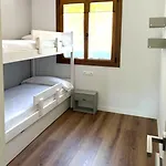 Planta Baja Con Jardin Y Piscina Junto A Llivia