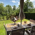 Planta Baja Con Jardin Y Piscina Junto A Llivia *