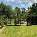 Planta Baja Con Jardin Y Piscina Junto A Llivia Appartamento