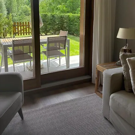 Planta Baja Con Jardin Y Piscina Junto A Llivia Апартаменты Estavar