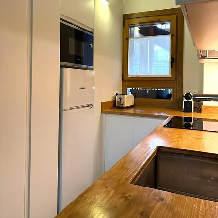 Apartment Planta Baja Con Jardin Y Piscina Junto A Llivia