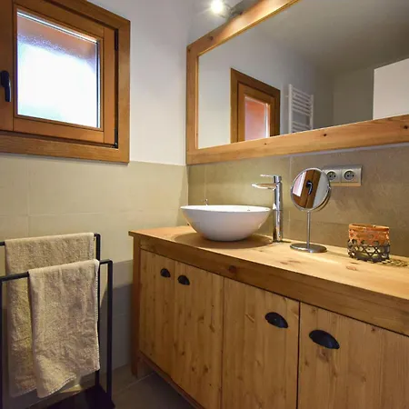 Apartment Planta Baja Con Jardin Y Piscina Junto A Llivia Estavar