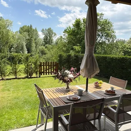 Planta Baja Con Jardin Y Piscina Junto A Llivia Daire