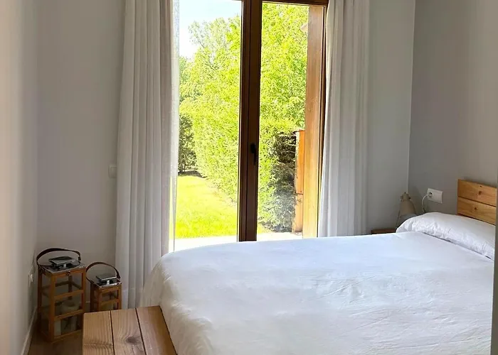 Apartman Planta Baja Con Jardin Y Piscina Junto A Llivia