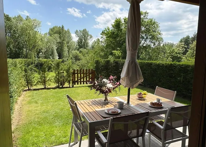 Planta Baja Con Jardin Y Piscina Junto A Llivia Apartman